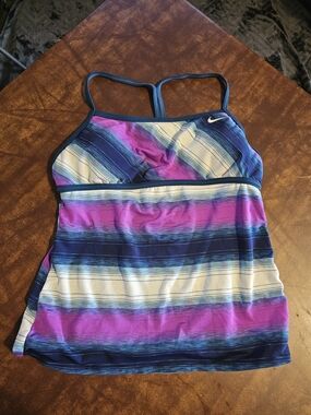 🌊 Nike Tankini Swim Top – Size 6 🌊